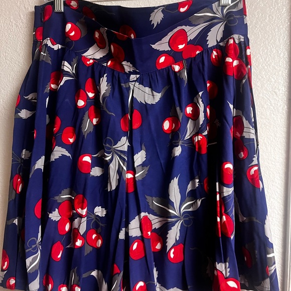 Trashy Diva 🍒 Cherry Blouse & High Waist Short🍒 Pinup Style 1940’s Vintage style - Picture 2 of 9